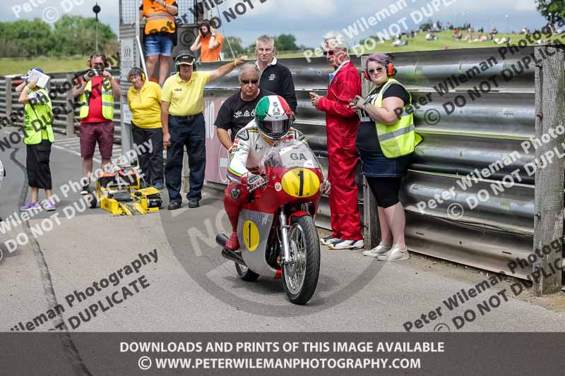Vintage motorcycle club;eventdigitalimages;mallory park;mallory park trackday photographs;no limits trackdays;peter wileman photography;trackday digital images;trackday photos;vmcc festival 1000 bikes photographs